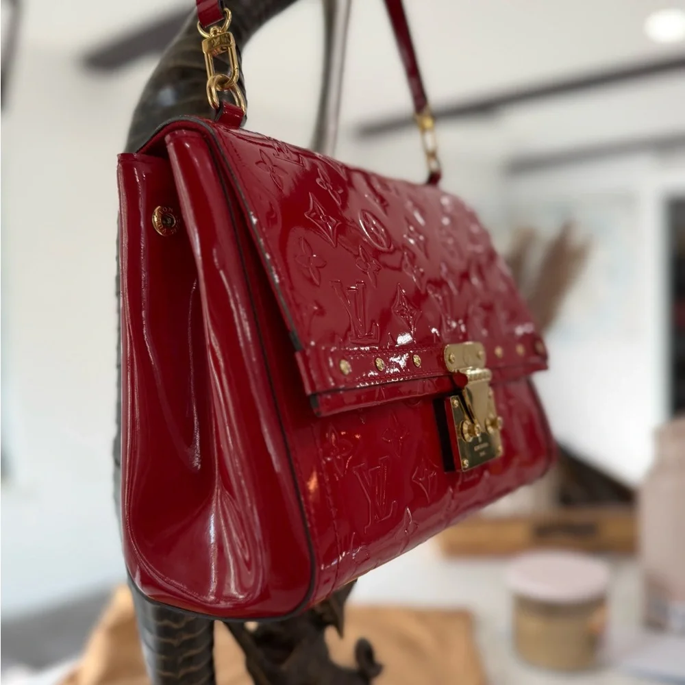 Louis Vuitton Venice Shoulder Bag Monogram Vernis: RED ♥️ - Picture 4 of 17